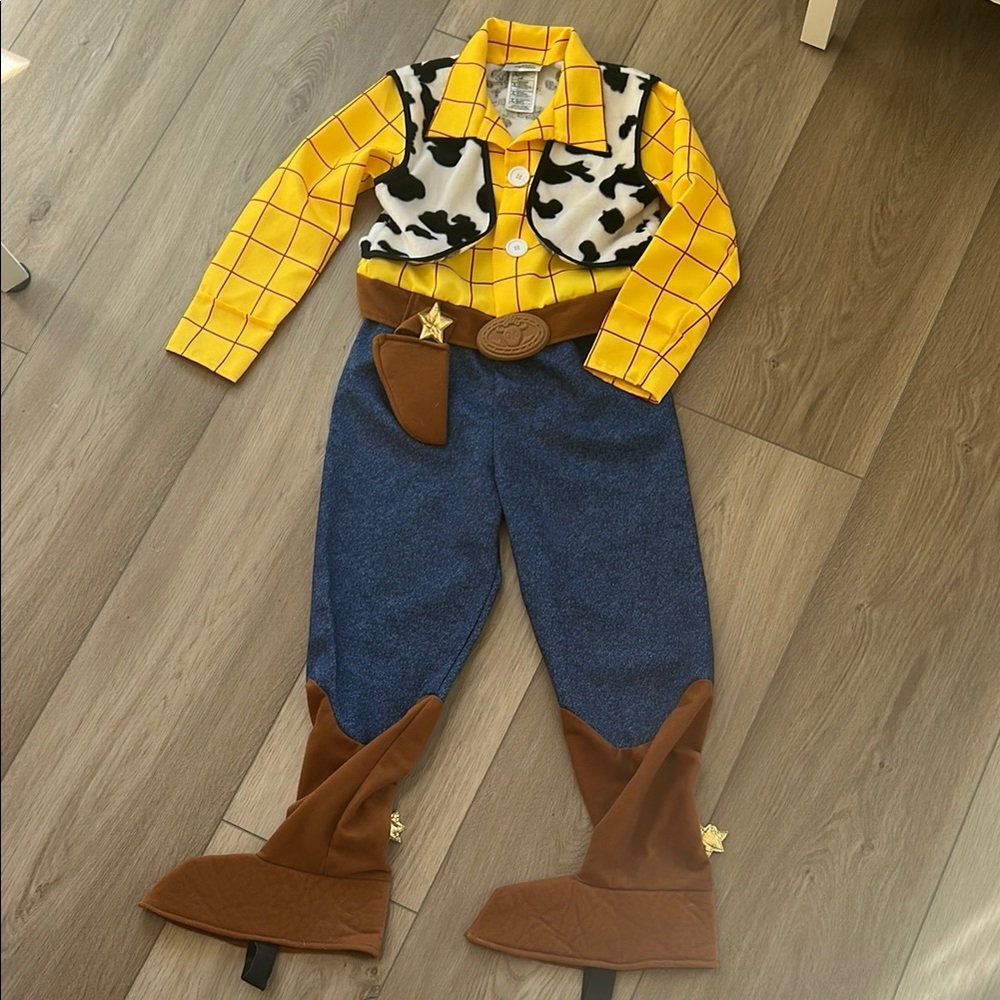 Disney Parks 2 piece Toy Story Woody Costume. Size 7/8 Medium